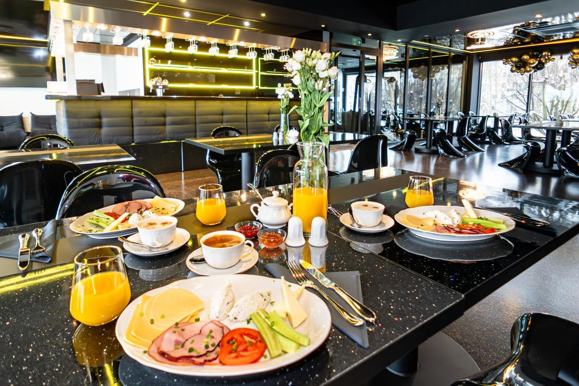 Golden Lion House Hotel