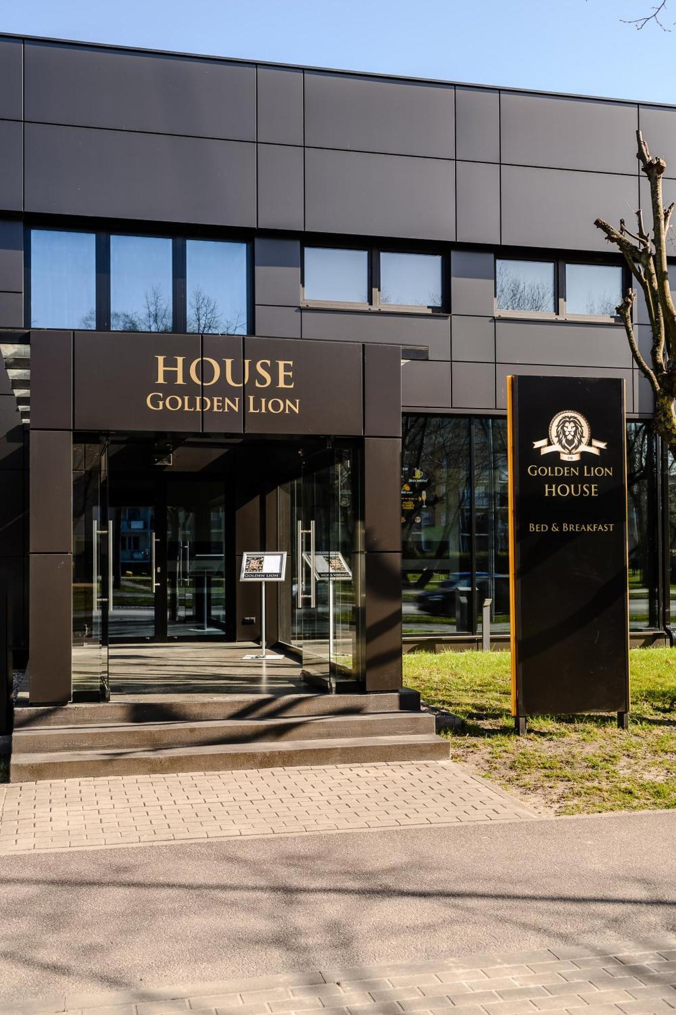 Golden Lion House Hotel Rahmel