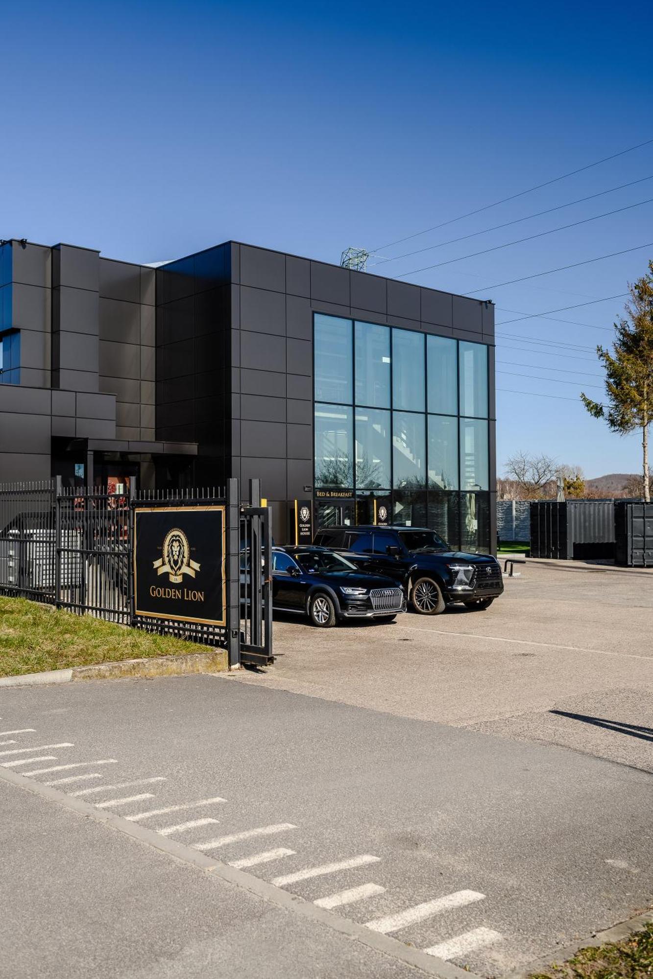 Golden Lion House Hotel